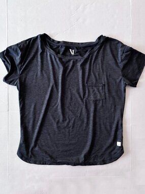 Vuori Short Sleeve Scoop Neck Pocket Tee - Classic Style - L - Heather Charcoal